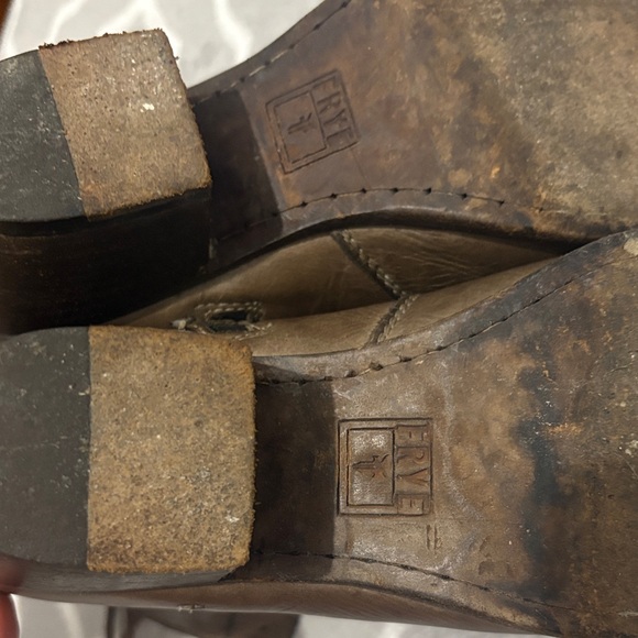 Frye Brown Leather lace up heeled Ankle Boots - Picture 8 of 14